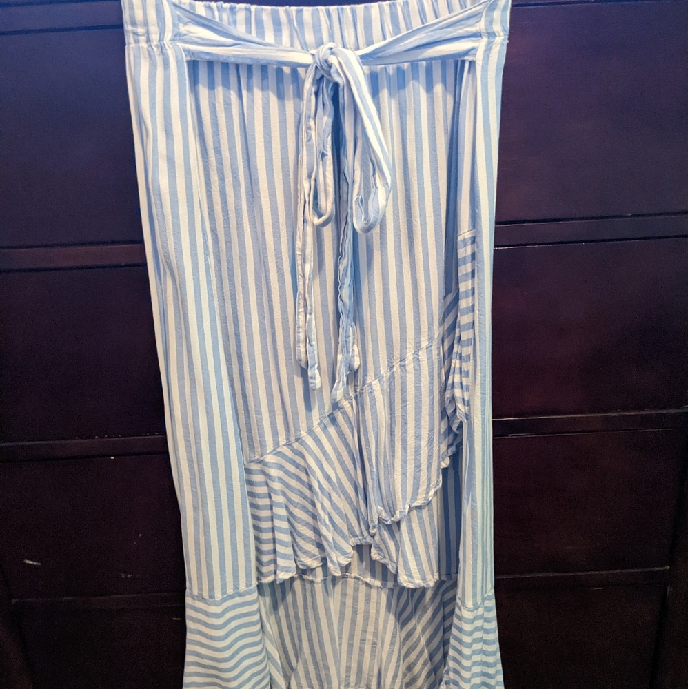 NWOT Women's Midi Skirt Size Large